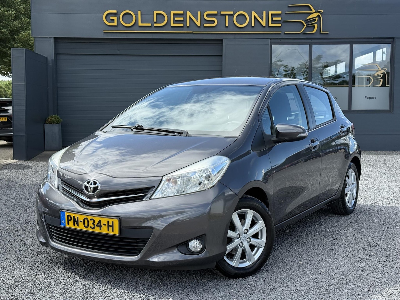 Toyota Yaris - 1.3 VVT-i Dynamic 1e Eigenaar,Airco,Trekhaak,6-Bak,Lm Velgen,Weinig Km,100pk,Elekt.Ramen,N - AutoWereld.nl