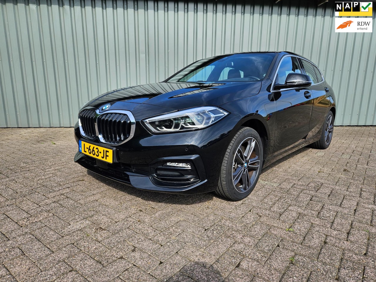 BMW 1-serie - 118i Business Sport Edition Automaat Navi Led lmv - AutoWereld.nl