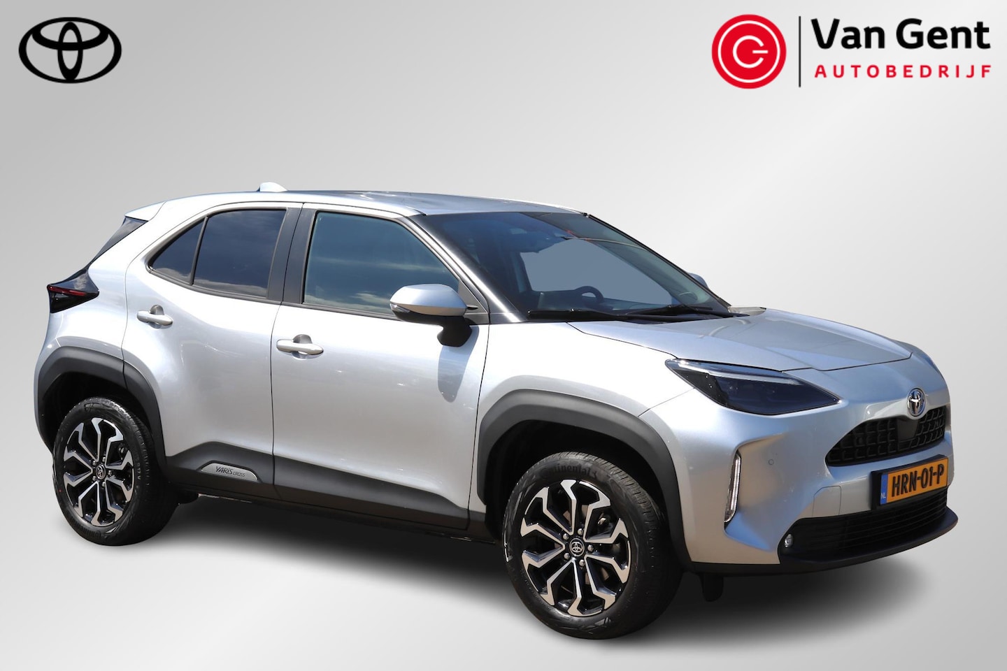 Toyota Yaris Cross - 1.5 Hybrid First Edition | Dodehoek | Parkeersensoren | Navigatie | Stoelverwarming | Appl - AutoWereld.nl