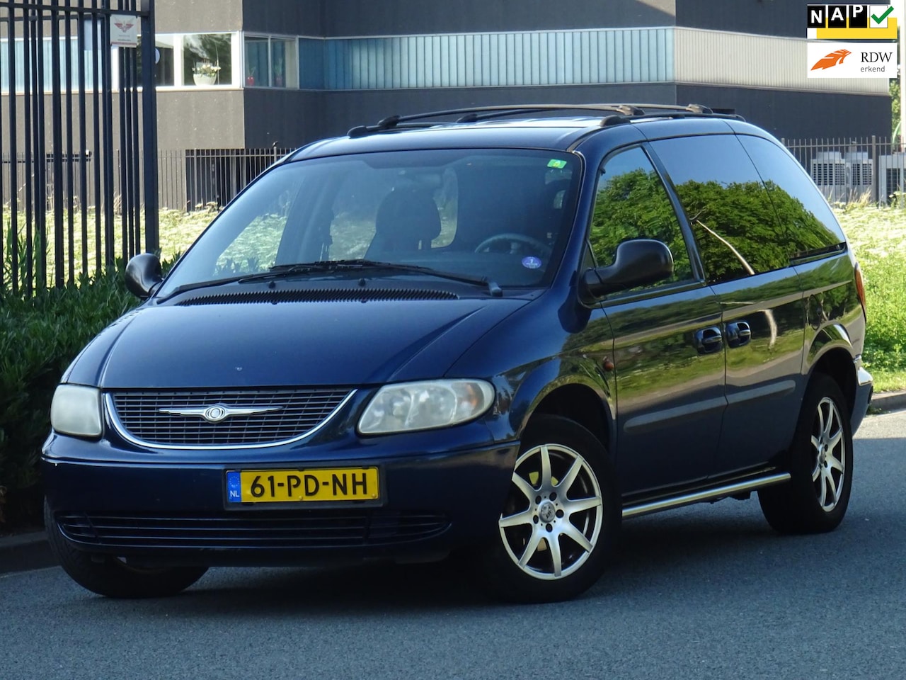 Chrysler Voyager - 3.3i V6 SE LPG-G3 AUT 6P. NAP/AIRCO/PDC/APK - AutoWereld.nl