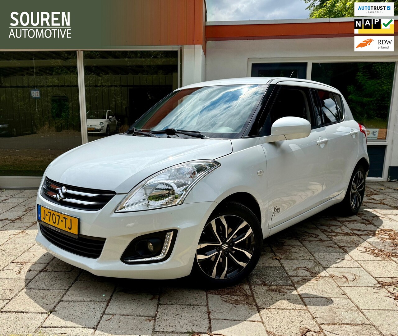 Suzuki Swift - 1.2 S- Extra CRUISE / CLIMAT / LMV / HALF LEER / STOELVERWARMING - AutoWereld.nl