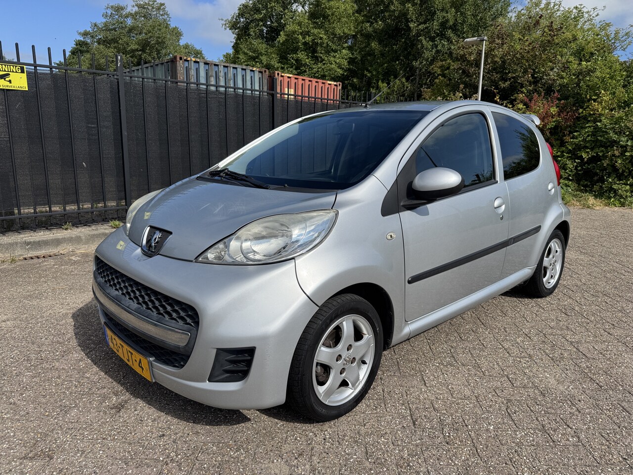 Peugeot 107 - 1.0-12V Black & Silver 5 Drs Airco/Leer/LMV - AutoWereld.nl