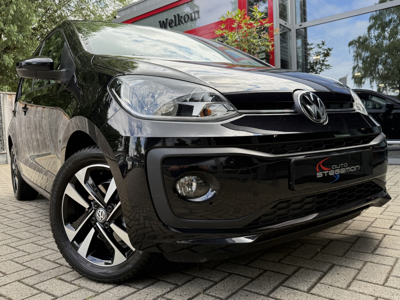 Volkswagen Up! - 1.0 *!* HIGH UP *!* NAVI/ CRUISE/ LMV/ STOELVERWARMING/ PRIVACY GLAS *!* - AutoWereld.nl