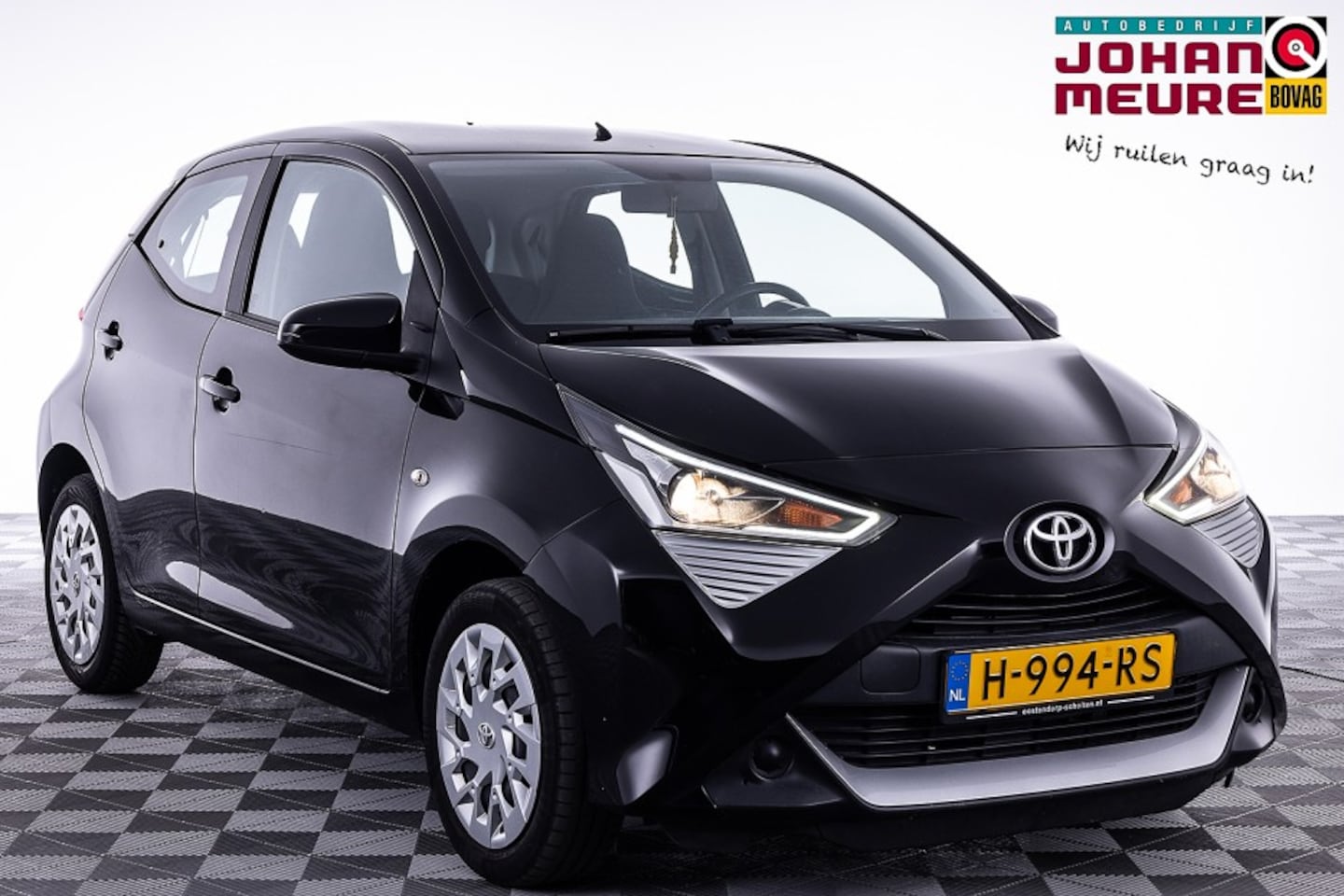 Toyota Aygo - 1.0 VVT-i x-play | AIRCO | CAMERA ✅ 1e Eigenaar - AutoWereld.nl