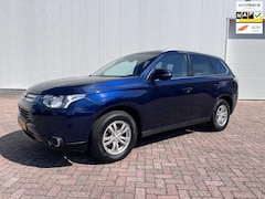 Mitsubishi Outlander - 2.0 Business Edition *automaat*7 persoons* parkeer camera* navigatie* 2015