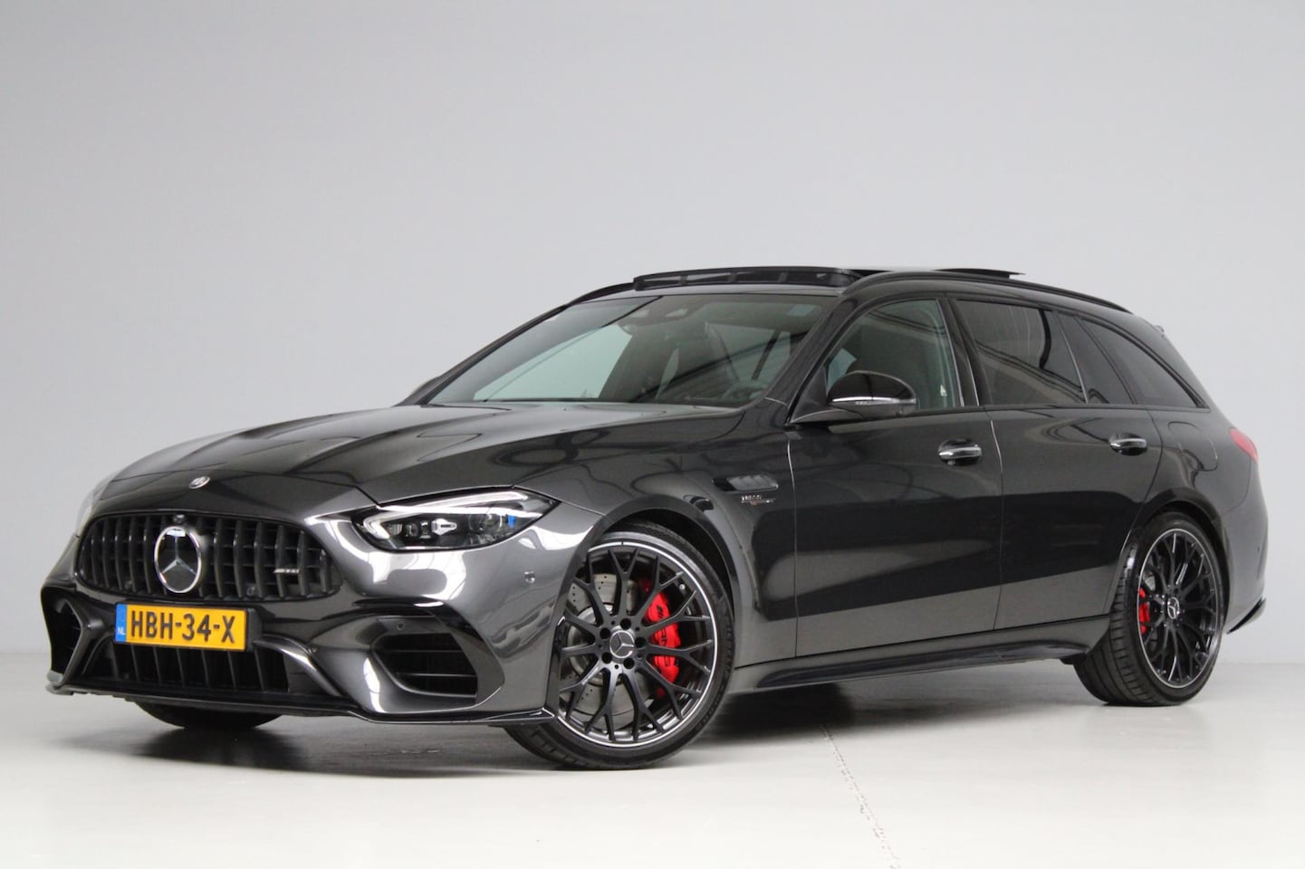 Mercedes-Benz C-klasse Estate - AMG 63 S E Performance | NL auto | BTW | burmester | aerodynamica pakket | stoelkoeling | - AutoWereld.nl