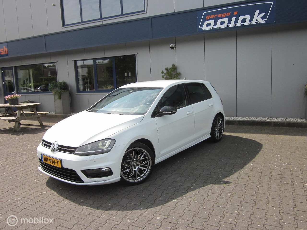 Volkswagen Golf - 1.4 TSI ACT Business Edition R 1.4 TSI ACT Business Edition R-LINE - AutoWereld.nl