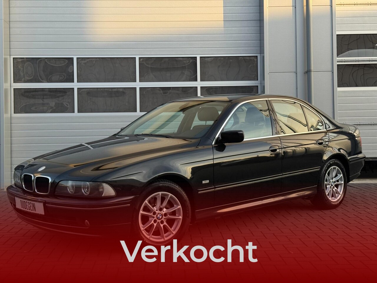 BMW 5-serie - 520i Edition / Prachtig! / Individual / 6 In-Lijn / NL Auto / Garantie / Leder / Climate / - AutoWereld.nl