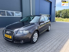 Audi A3 Sportback - 1.6 FSI Ambiente Airco Panoramadak
