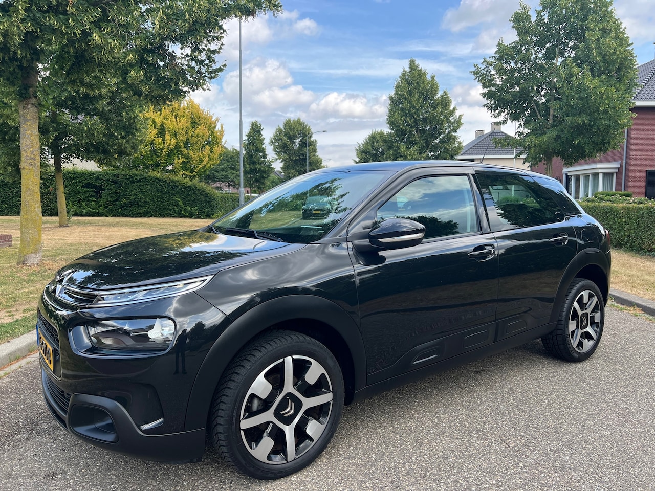 Citroën C4 Cactus - 1.2 PureTech Feel Deze auto heeft een complete motor revisie gehad - AutoWereld.nl