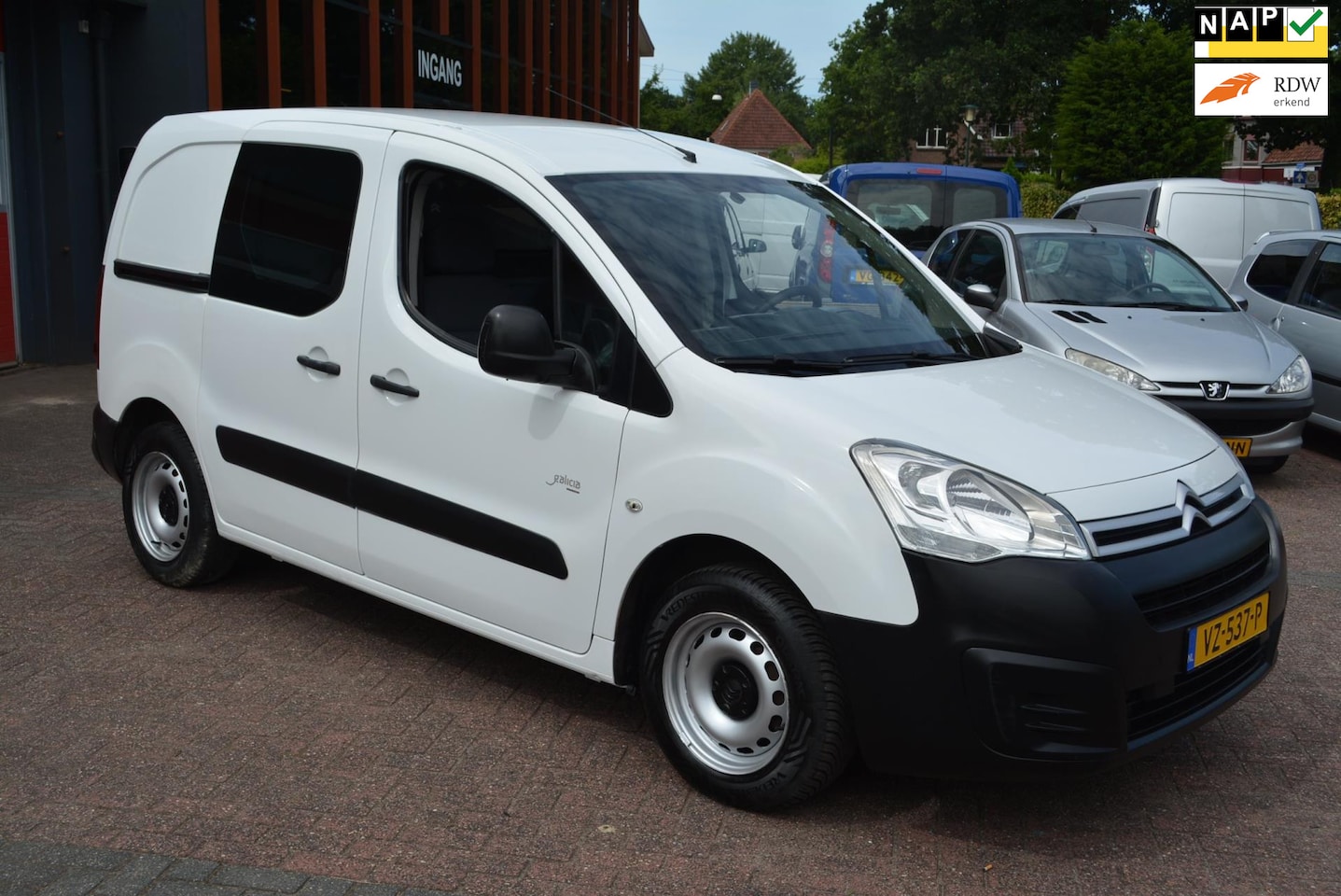 Citroën Berlingo - 1.6 BlueHDI 100 Business automaat - AutoWereld.nl