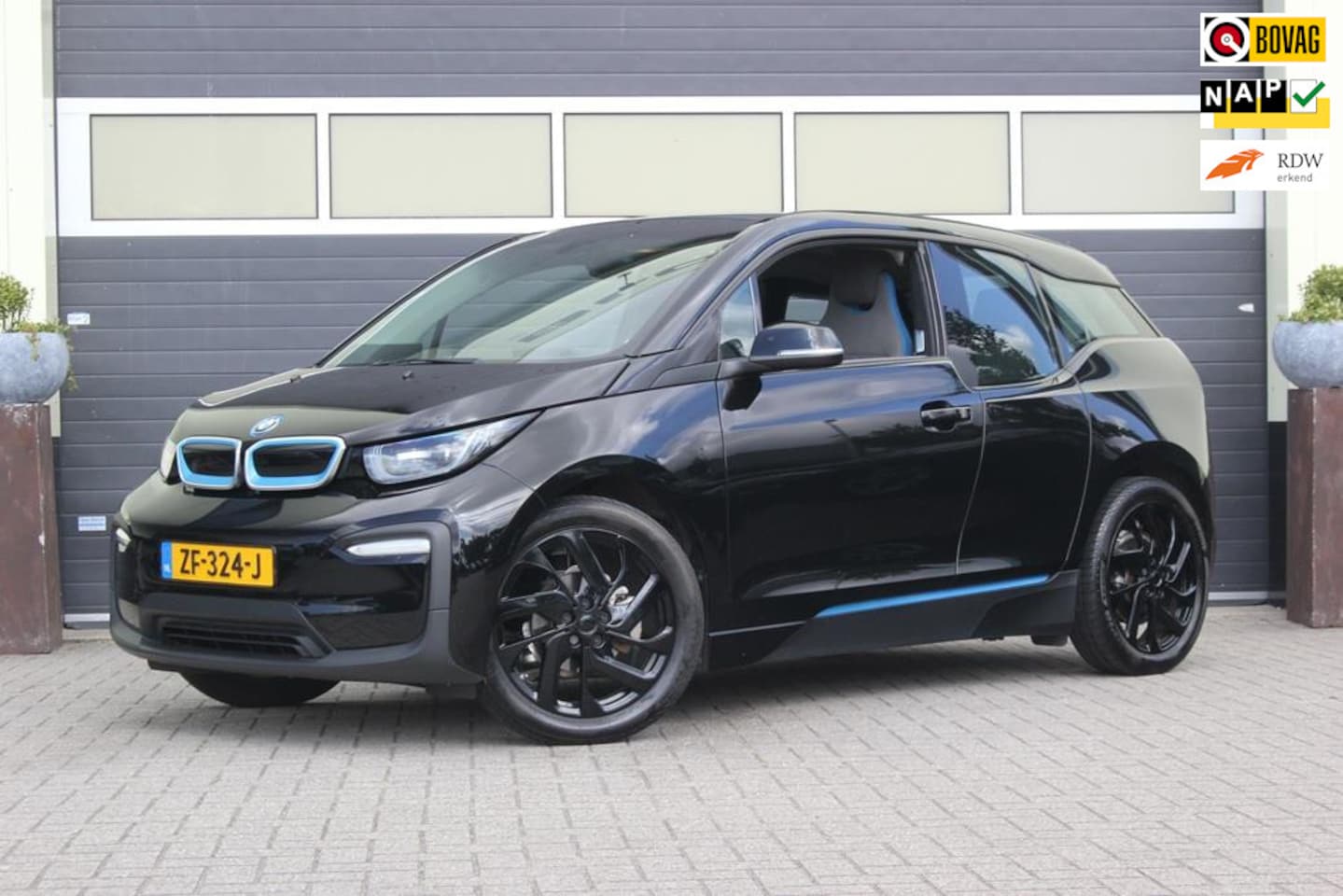 BMW i3 - Basis 94Ah 33 kWh | DAB+ | Navigatie professional | - AutoWereld.nl