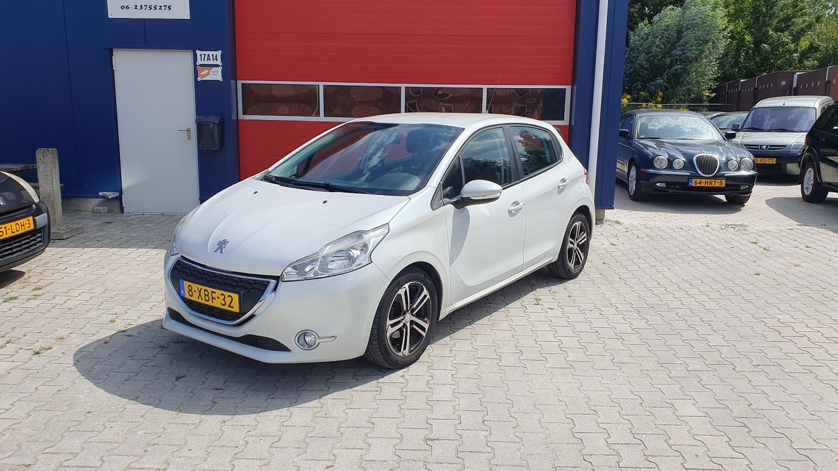 Peugeot 208 - 1.6 e-HDi 5 DEURS AIRCO NAV CLIMA CRUISE - AutoWereld.nl