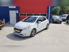 Peugeot 208 - 1.6 e-HDi 5 DEURS AIRCO NAV CLIMA CRUISE