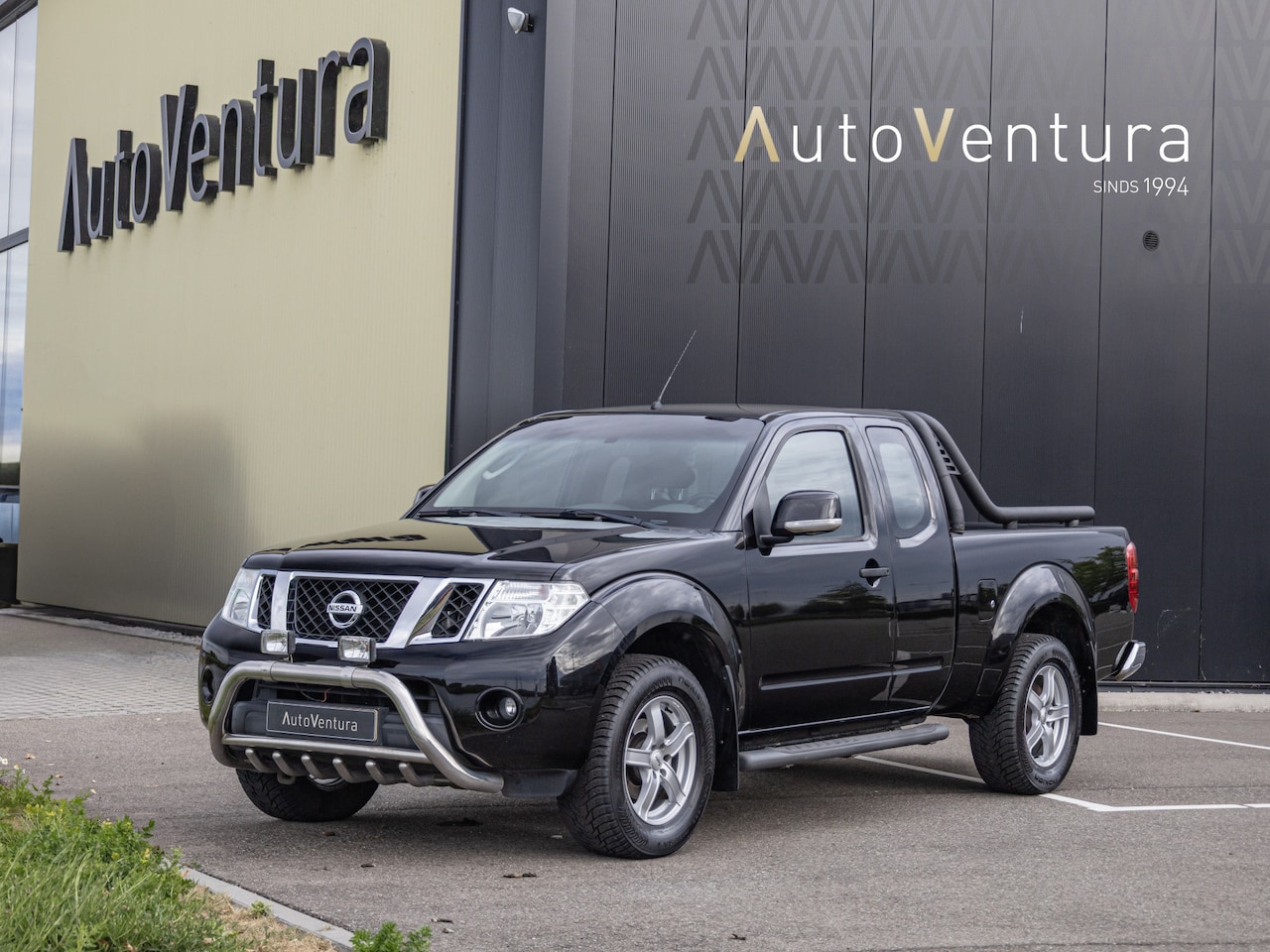 Nissan Navara - 2.5 dCi Optima King Cab l Trekhaak l bumperbeugel l Cruise Control l Laadklep l Extra Verl - AutoWereld.nl
