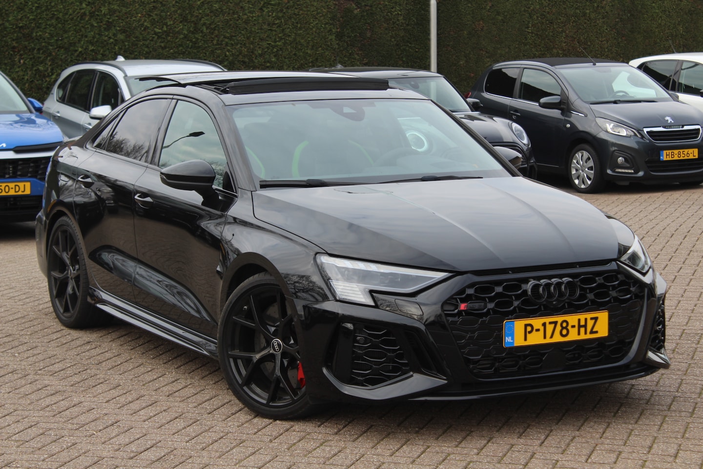 Audi RS3 - Limousine 2.5 TFSI quattro / Verlengd Garantie / Milltek / Keramisch / Panoramadak / Camer - AutoWereld.nl