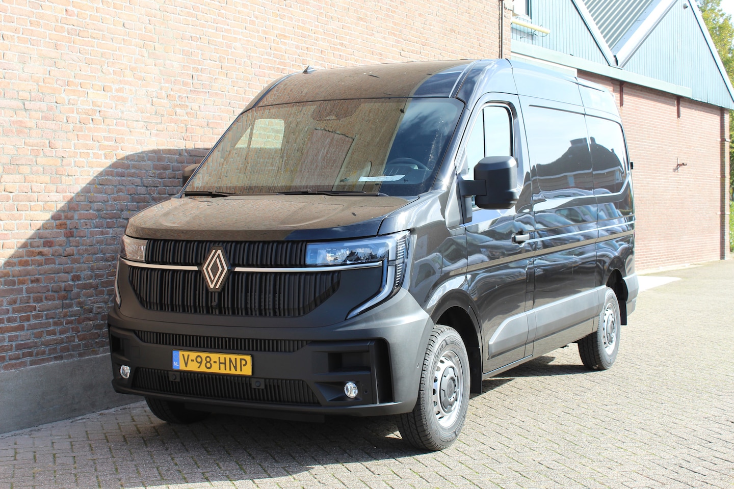 Renault Master - T35 2.0 dCi 130 L2H2 Advance vierseizoenbanden - additionele parkeerhulp - reservewiel - d - AutoWereld.nl