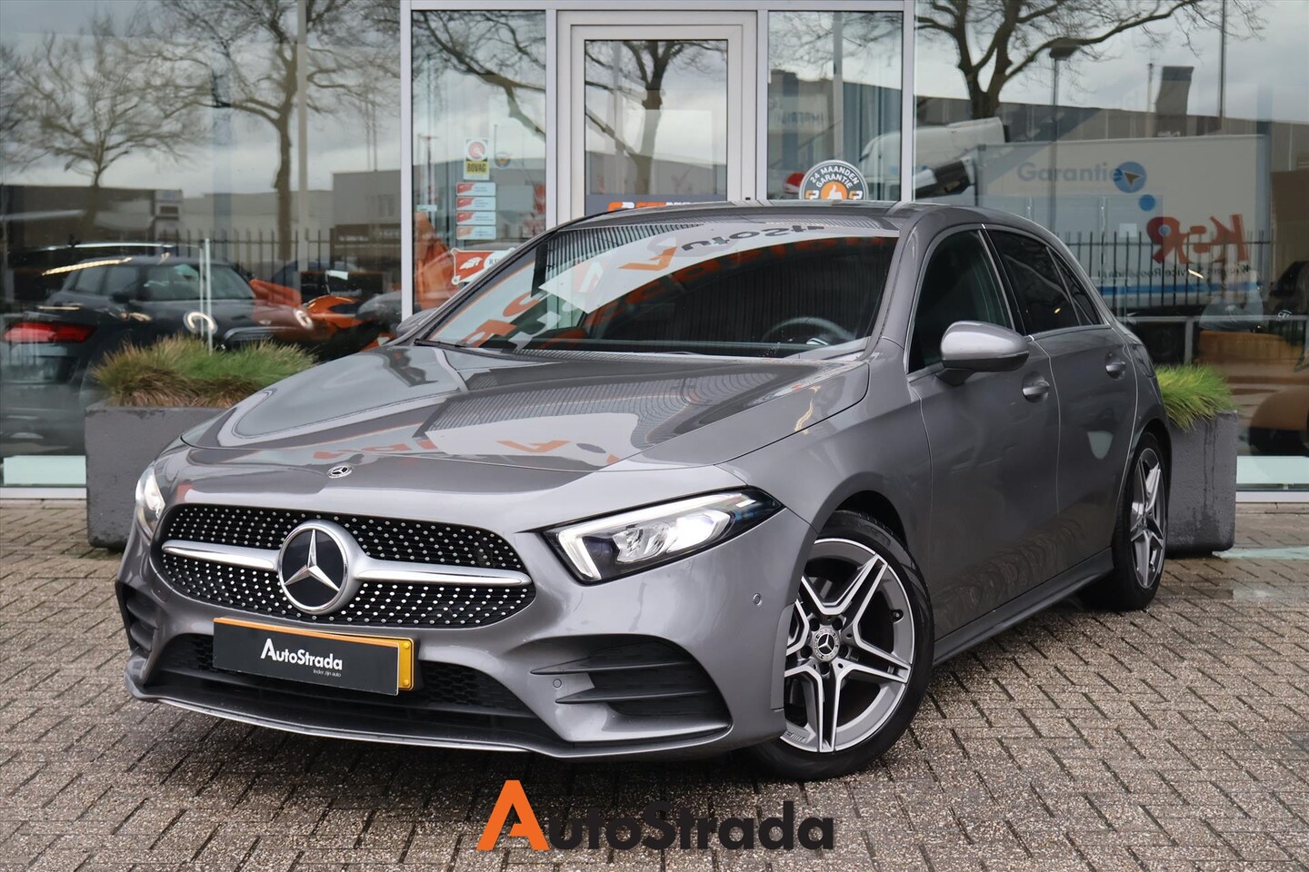 Mercedes-Benz A-klasse - A 180 AMG-Line 136pk 7G-DCT | Stoelverwarming | Navi | Cruise | Climate - AutoWereld.nl