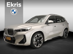 BMW iX1 - eDrive20 M Sportpakket | Premium Pack | Achteruitrijcamera | Alu 18"