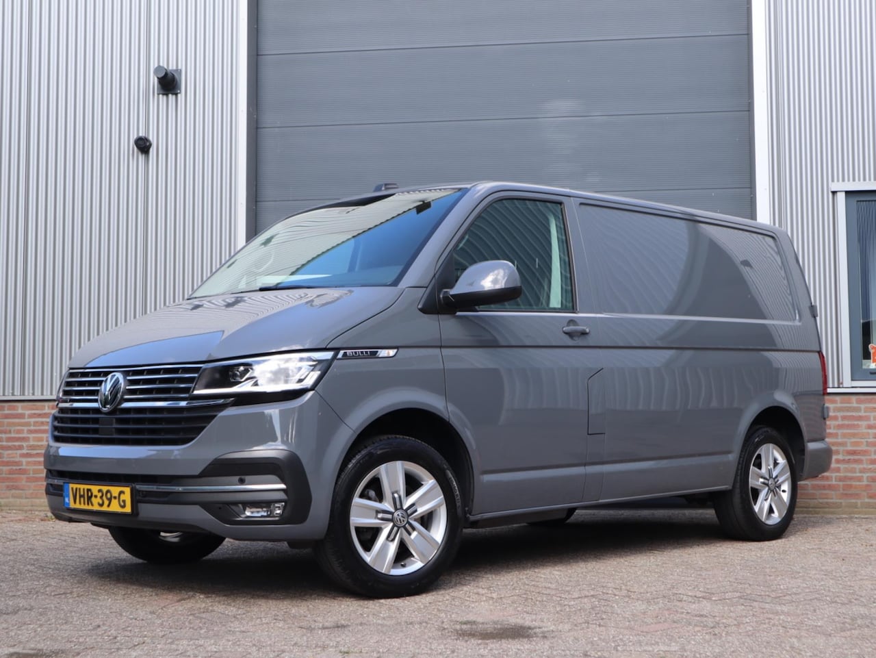Volkswagen Transporter - 32 4Motion Bulli 2.0 TDI 150pk DSG, Leder, 3-zitpl., Orig.NL, L1H1, 4x4 - AutoWereld.nl
