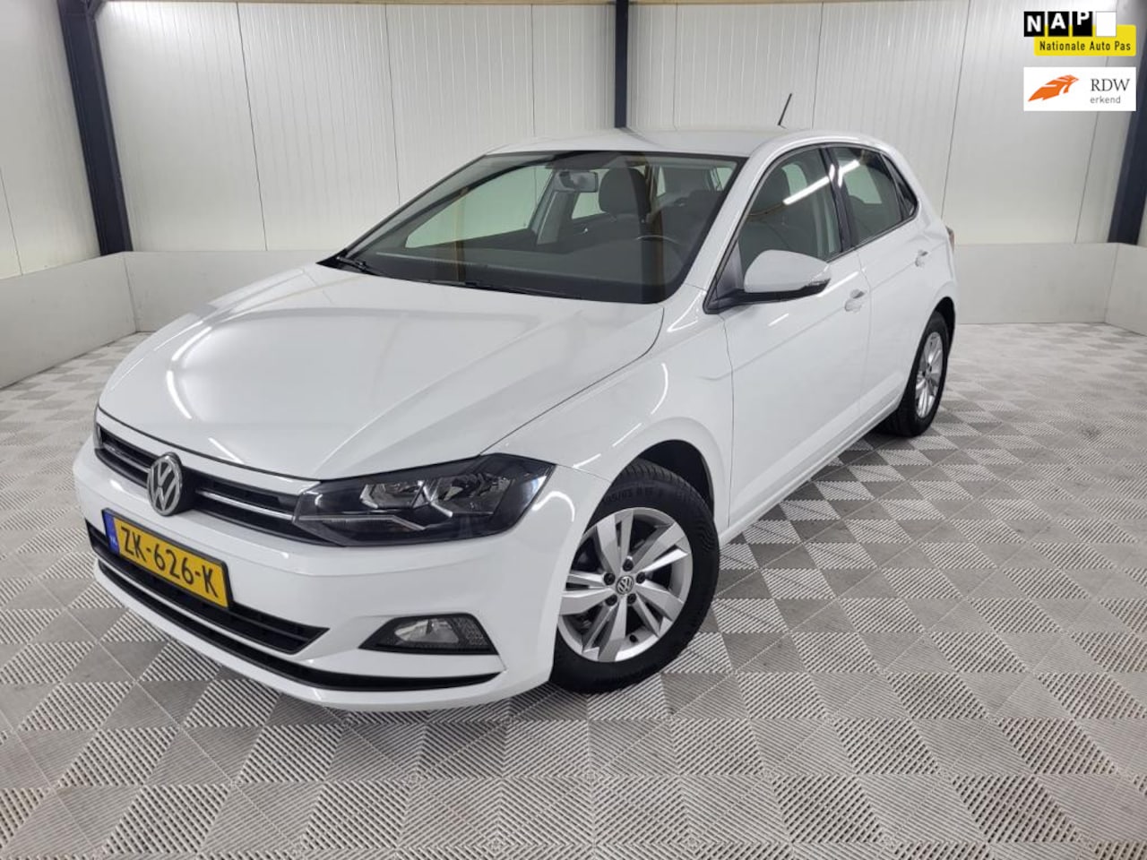 Volkswagen Polo - 1.0 TSI Comfortline 1.0 TSI Comfortline, Navigatie - AutoWereld.nl