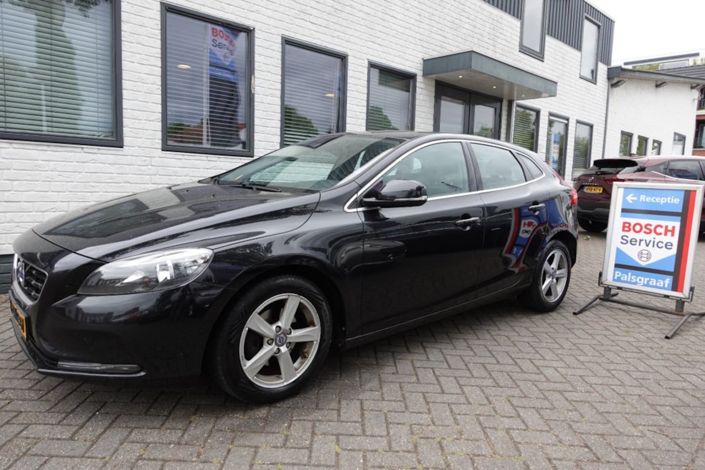 Volvo V40 - 1.6 D2 MOMENTUM BNS LM  (verbruik 1: 23 ) - AutoWereld.nl