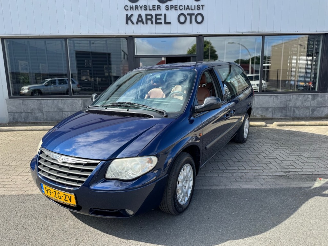 Chrysler Grand Voyager - 3.3i V6 Business Edition 3.3i V6 Business Edition - AutoWereld.nl
