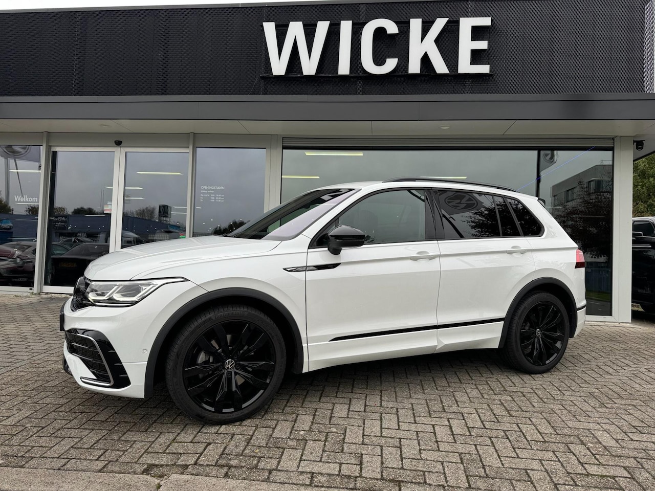 Volkswagen Tiguan - 2.0 TSI 4Motion 190 PK R Line DSG Camera Navi - AutoWereld.nl