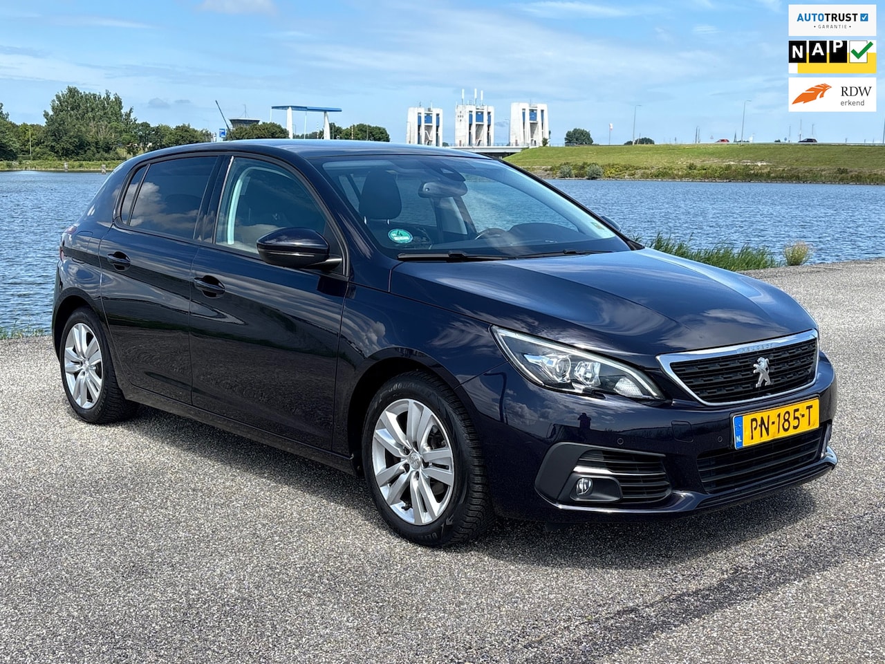 Peugeot 308 - 1.2 PureTech Blue Lease Executive/ECC/PDC/PANO/NAVI - AutoWereld.nl
