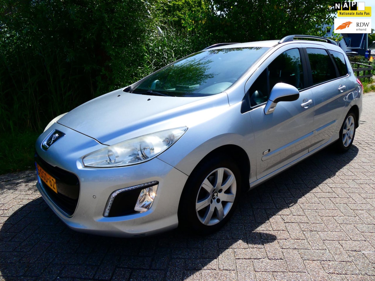 Peugeot 308 SW - 1.6 VTi Style 120pk Clima Cruise LED Navi Trekhaak 1500kg. - AutoWereld.nl