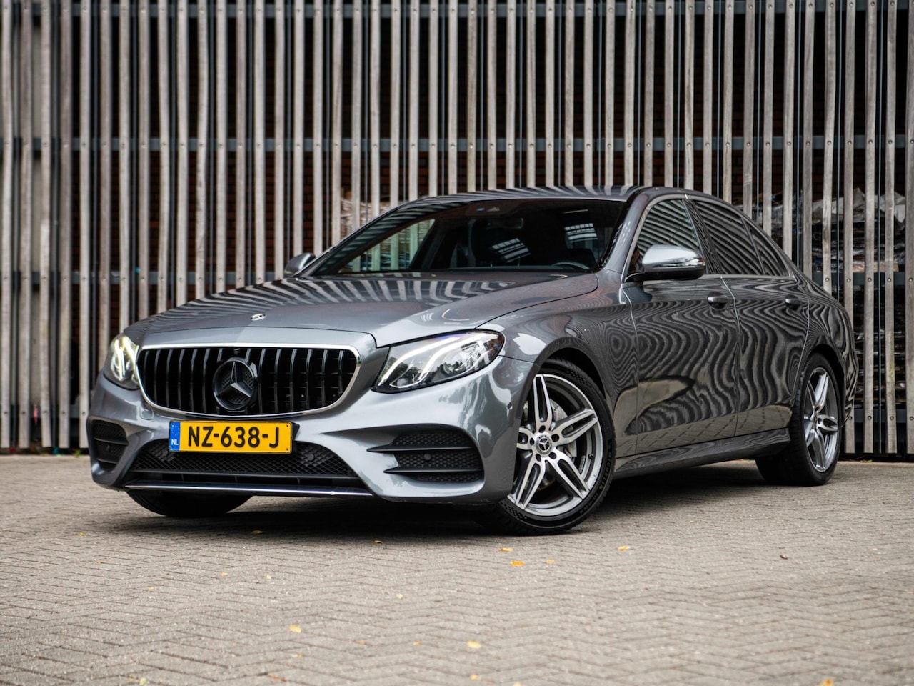 Mercedes-Benz E-klasse - 200d 150pk AUT. AMG-Style |NL-AUTO|Widescreen|Alcantara|Camera| - AutoWereld.nl