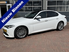 Alfa Romeo Giulia - 2.0T Super Leer, Schuifdak, 20Inch, Navi, Camera Bj 2018 Dealer Onderhouden