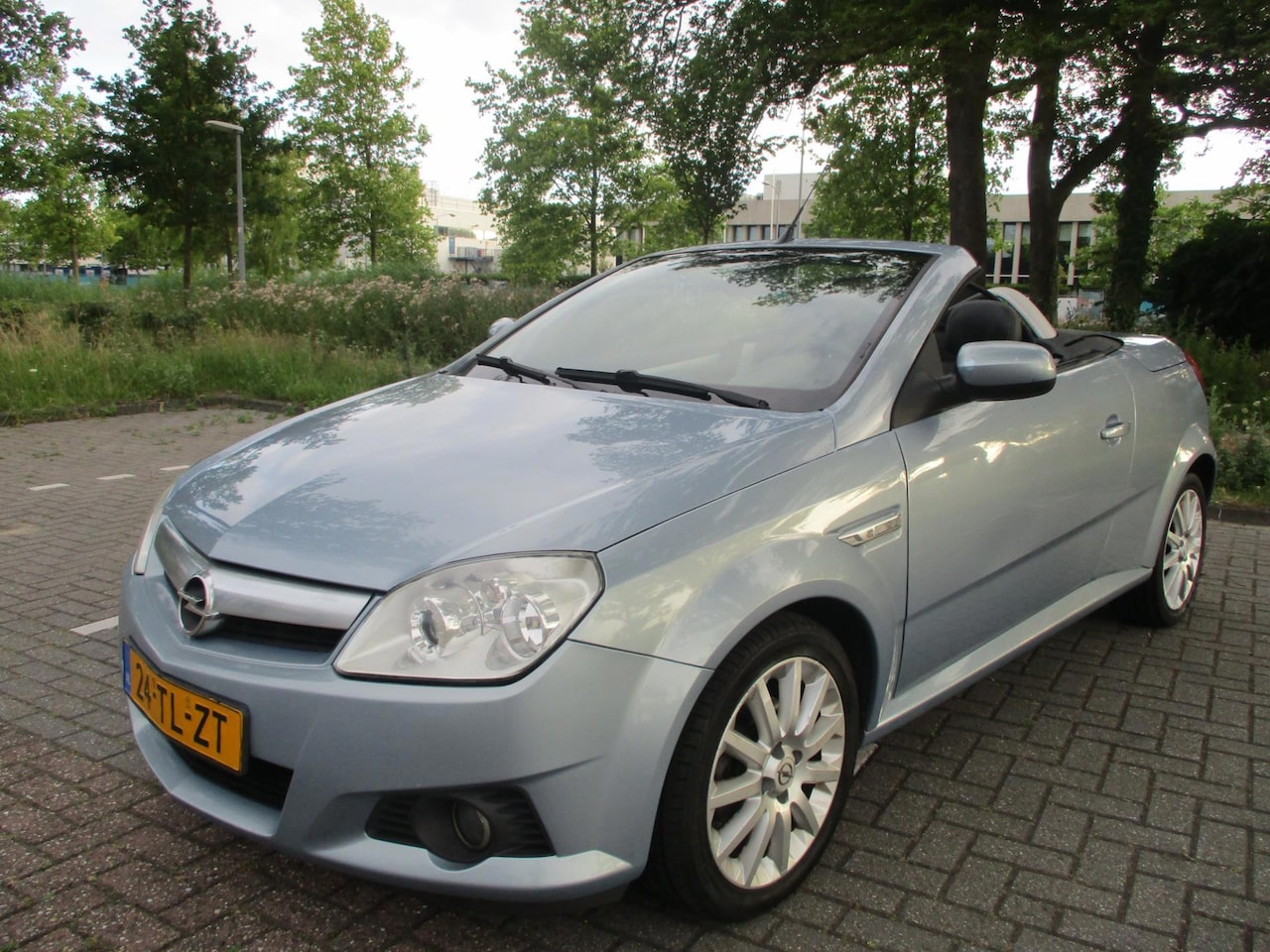 Opel Tigra TwinTop - 1.4-16V Cabrio - AutoWereld.nl