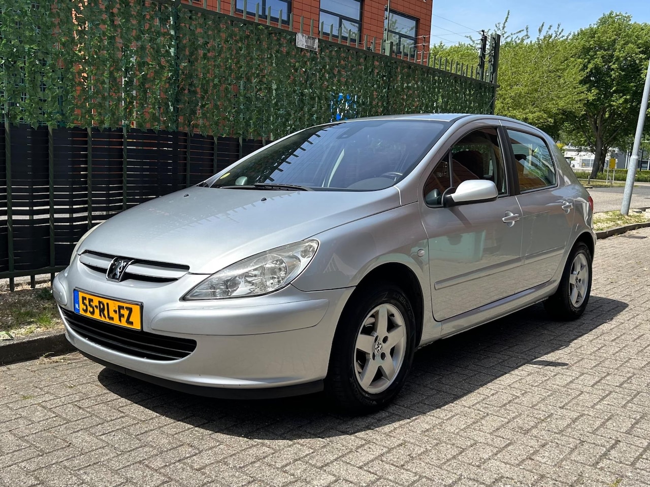 Peugeot 307 - 1.6-16V XT Premium Grijs AIRCO|NAP|LEDER|APK 26 - AutoWereld.nl