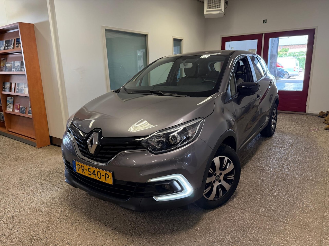 Renault Captur - 0.9 TCe Zen Navi | All Season| Trekhaak| Nl - AutoWereld.nl
