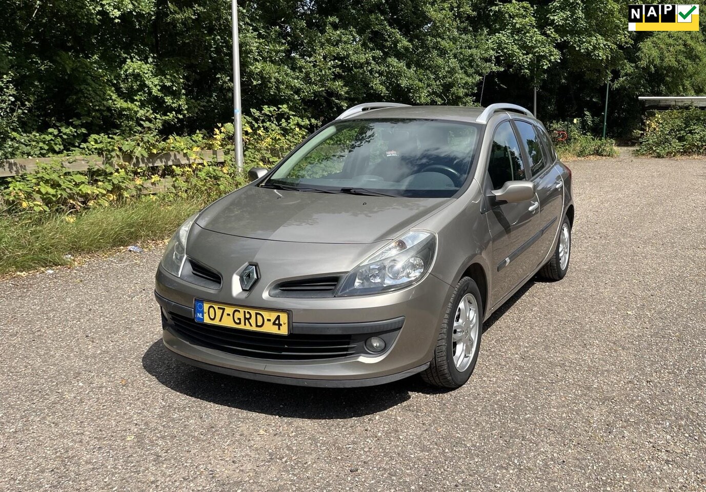 Renault Clio Estate - 1.2 TCE Dynamique Airco/CruiseC./Nieuwe apk - AutoWereld.nl