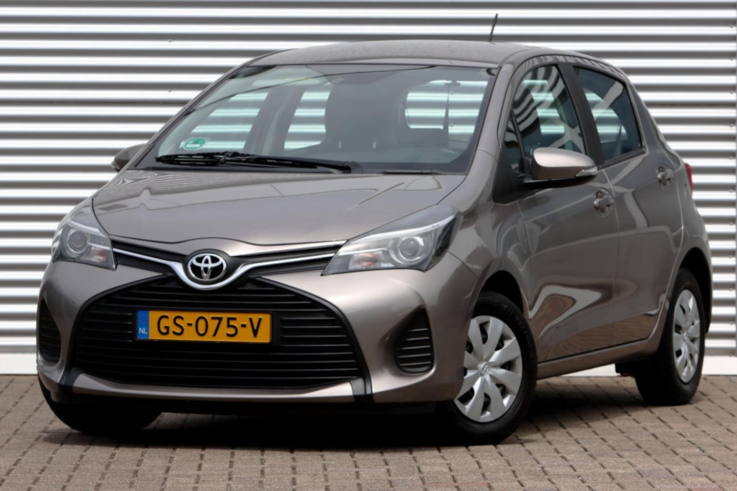 Toyota Yaris - 1.3 VVT-i Now 1.3 VVT-i Now - AutoWereld.nl