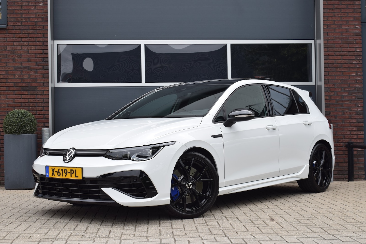 Volkswagen Golf - R Performance 2.0 TSI 333pk 4-Motion | Origineel NL | Akrapovic - AutoWereld.nl