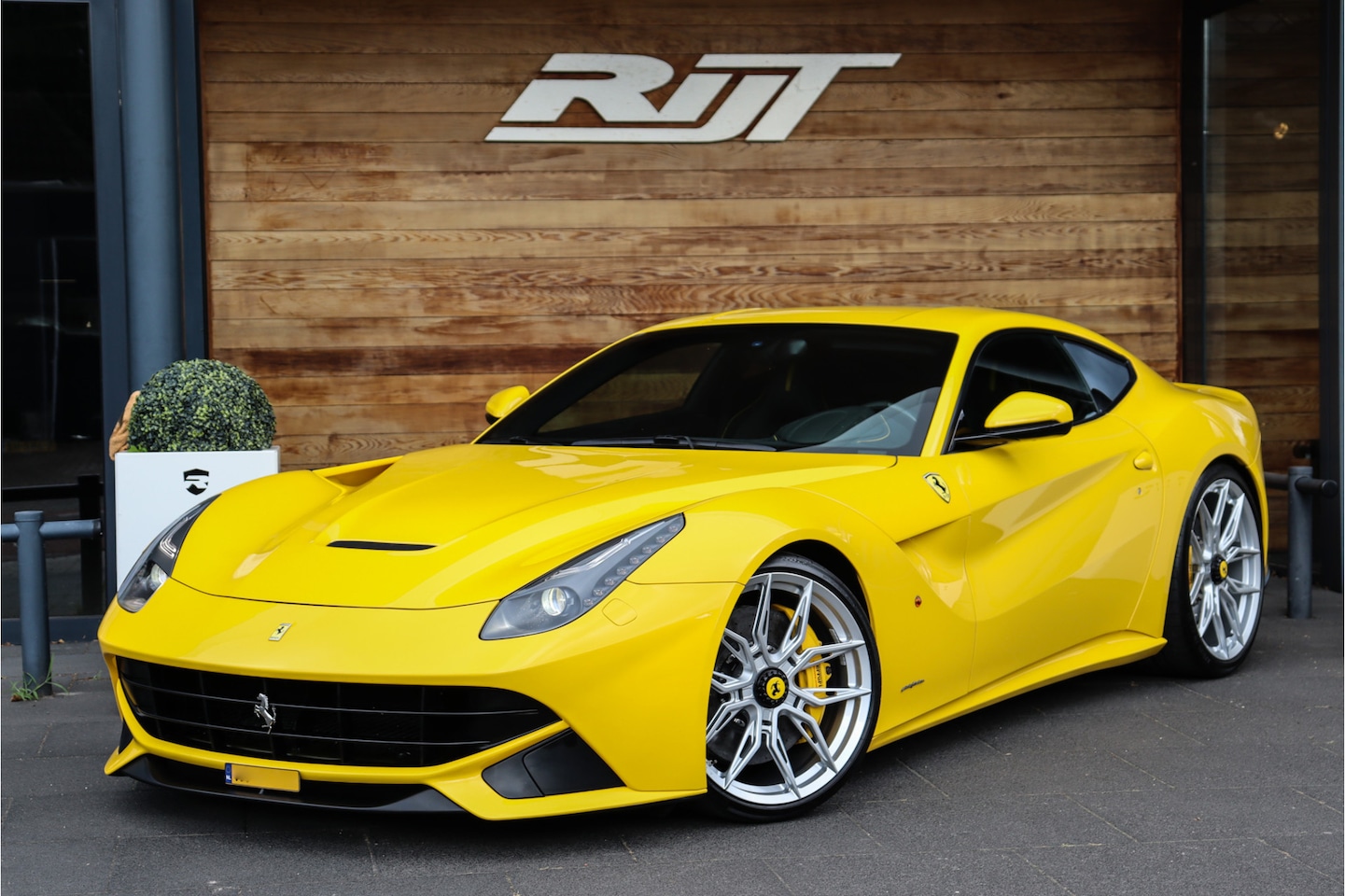Ferrari F12 - 6.3 Berlinetta **Carlex Design/Ceramic/Forged wheels** - AutoWereld.nl