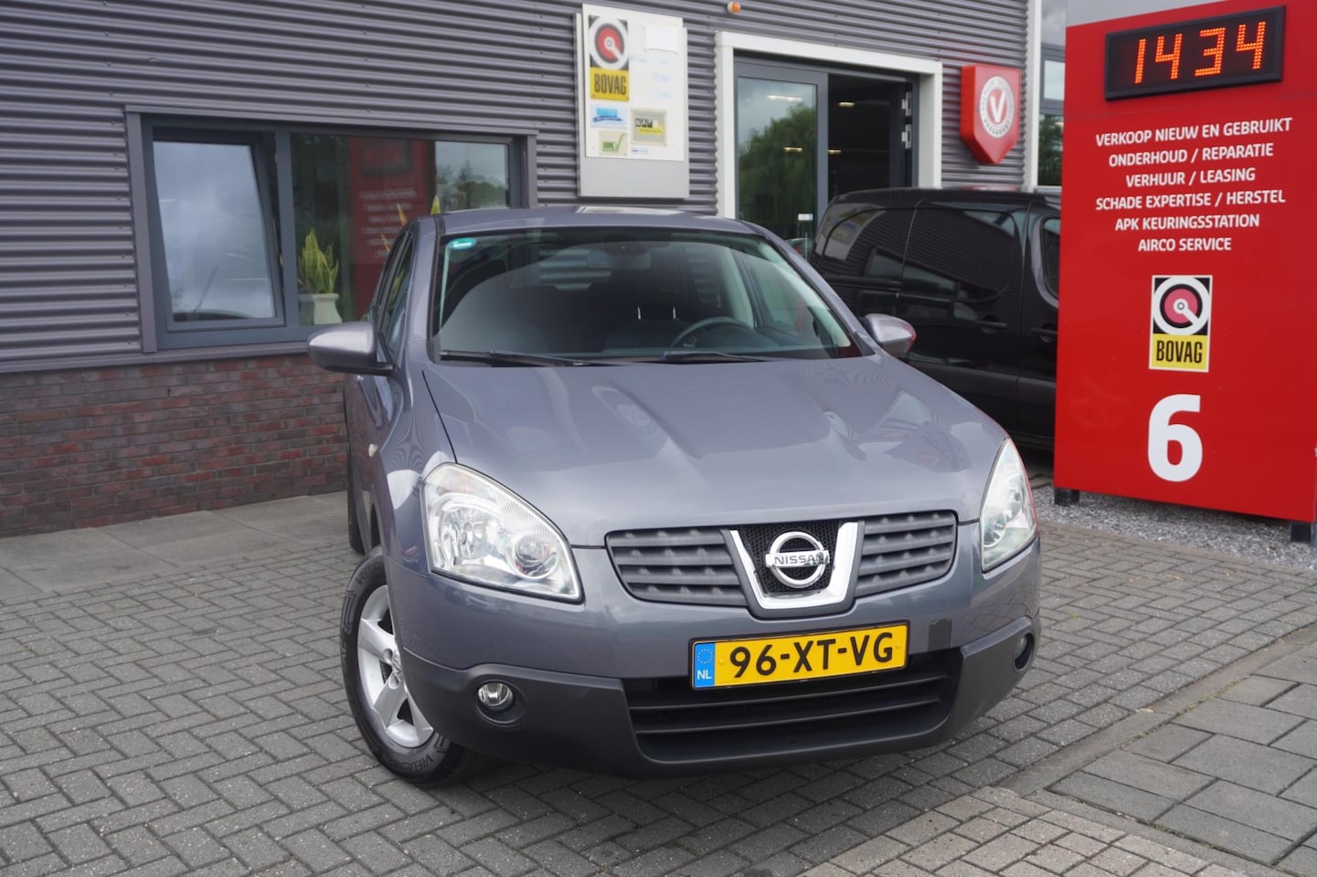 Nissan Qashqai - 1.6 Acenta Airco / Elek. ramen / Airco - AutoWereld.nl