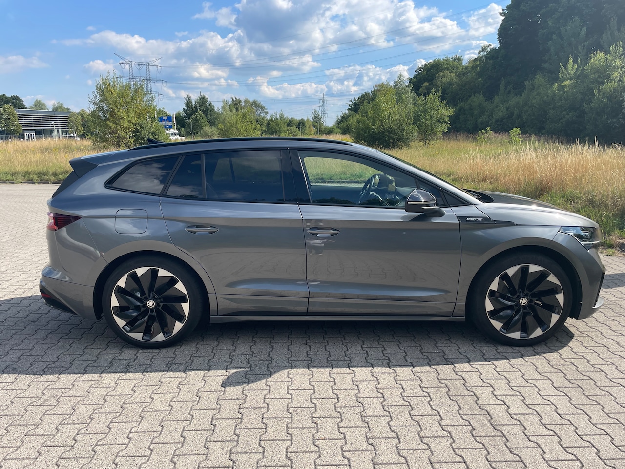 Skoda Enyaq iV - 80 Founders Edition Black Trekhaak elektrisch, BTW auto en bijtellingsregeling 2022 - AutoWereld.nl