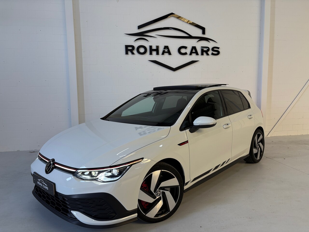 Volkswagen Golf - 2.0 TSI GTI CLUBSPORT 300pk panorama - AutoWereld.nl
