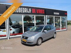 Volkswagen Polo - 1.6-16V Optive Automaat Airco/Cruise/NAP