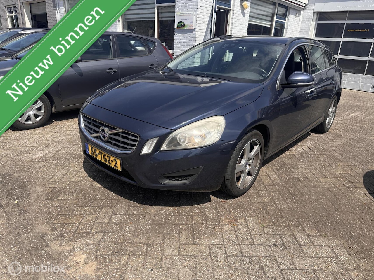 Volvo V60 - 1.6 T3 Summum 1.6 T3 Summum - AutoWereld.nl