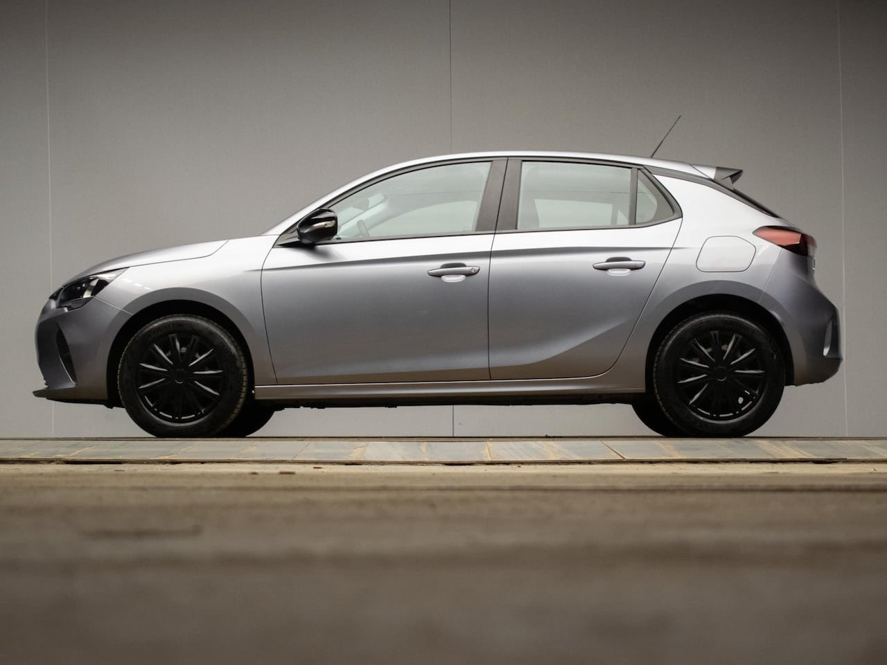 Opel Corsa-e - Edition 50 kWh Sport (APPLE CARPLAY,NAVI,LED,LEDER,BLACKPACK,PDC,NETTE STAAT) - AutoWereld.nl