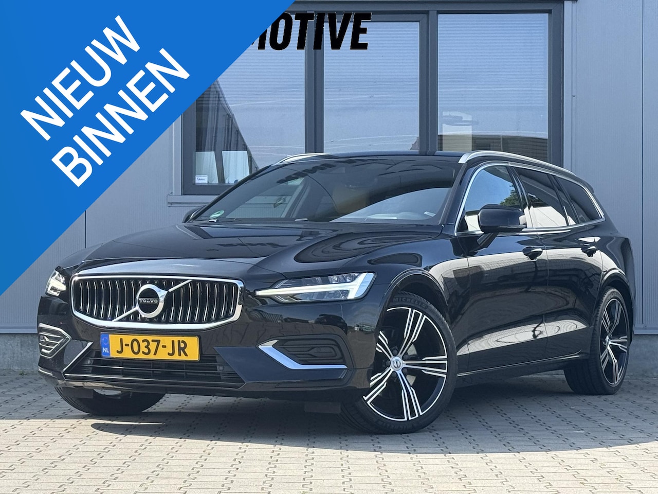 Volvo V60 - 2.0 T4 Inscription Trekhaak | Auto pilot | 19 inch | 1e eigenaar - AutoWereld.nl