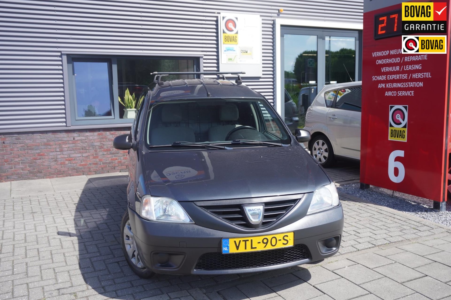 Dacia Logan - Bedrijfswagen / Elek. ramen / Airco - AutoWereld.nl