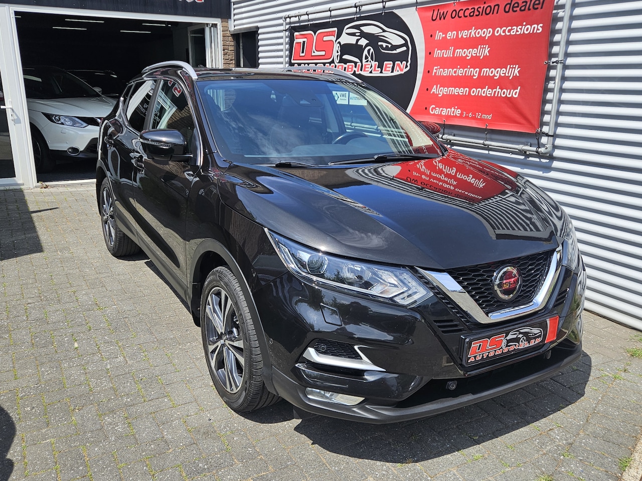 Nissan Qashqai - 1.2 Tekna *** TEKNA UITVOERING 360 GRADEN CAMERA-PANORAMADAK-ELECTR.RAMEN -NAIGATIE- FULL - AutoWereld.nl