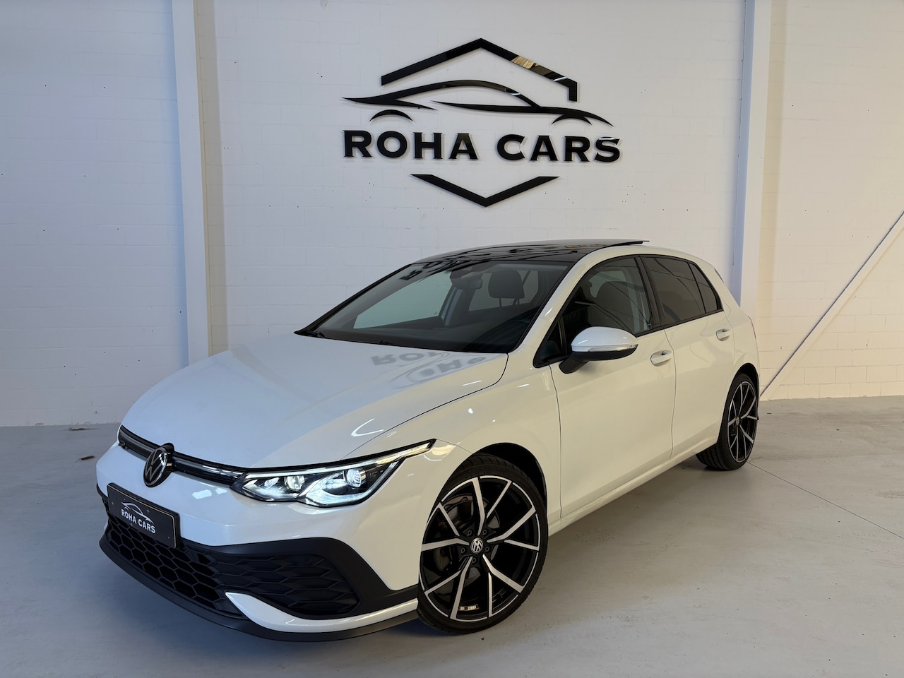 Volkswagen Golf - 1.5 eTSI R-Line 1.5 eTSI R-Line - AutoWereld.nl
