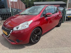 Peugeot 208 - 1.4 cruise control, airco, navi, bluetooth, APK 05-2026